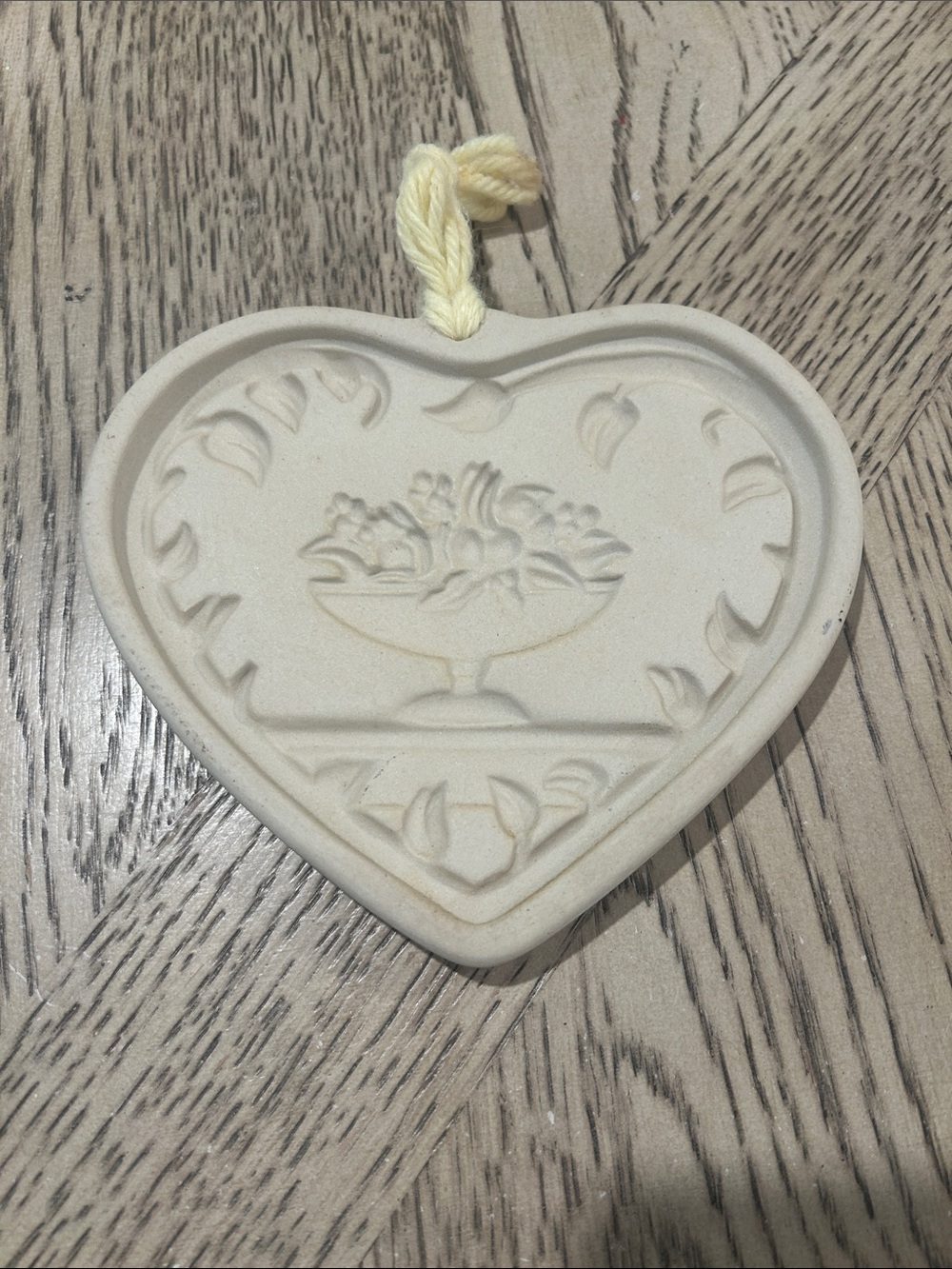 Vintage  Pampered Chef “ Come to the table” cookie mold